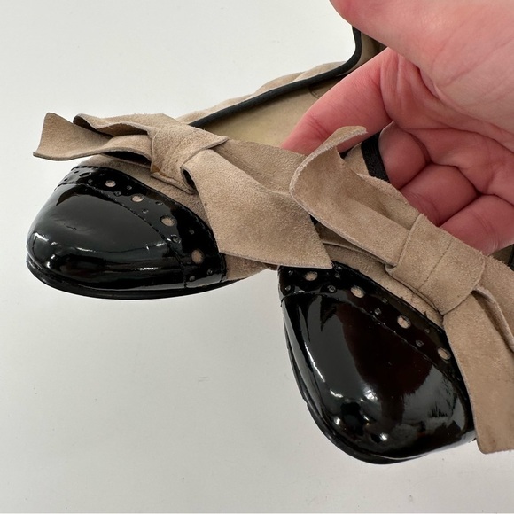 Halogen flats size 6 beige suede black patent cap toe pointy toe balletcore - Picture 10 of 13